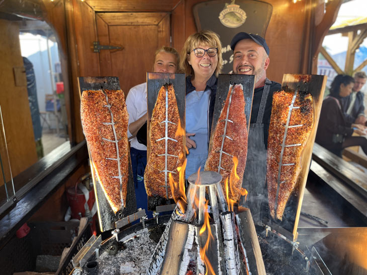 Hamburgs Fischhütt'n auf dem Oktoberfest 2017 - NEU mit Flammlachs Hütte {©Foto:Martin Schmitz)
